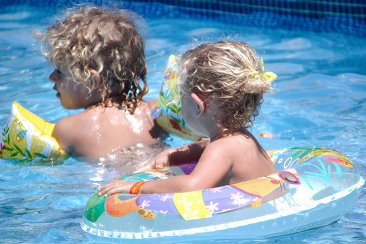Planschvergnügen für Kinder – Pool im Garten